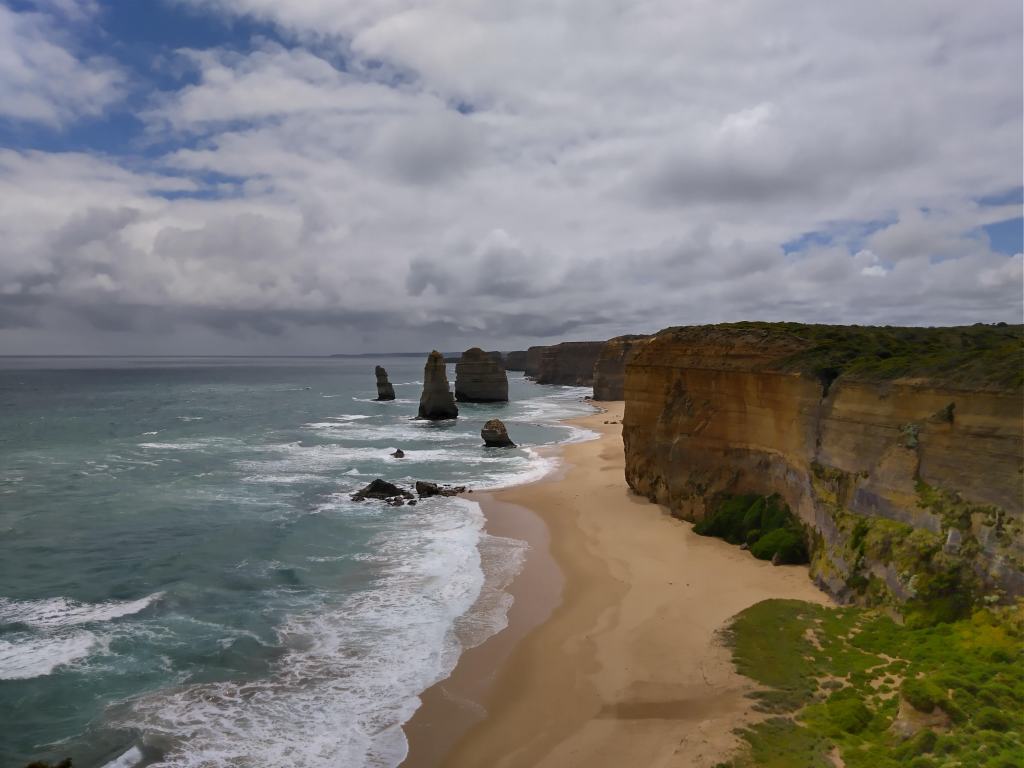 This image has an empty alt attribute; its file name is 12apostles.jpg